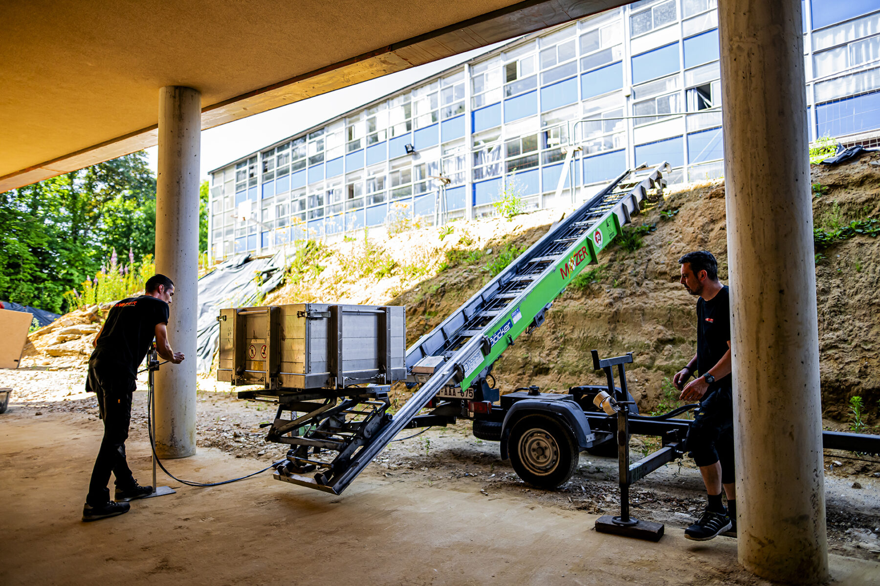 Image représentant: Transport et installation high-tech tout-terrain